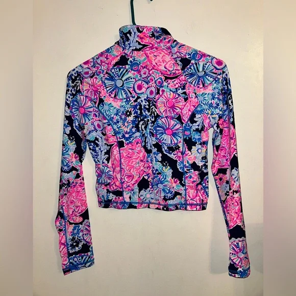 Lilly Pulitzer Luxletic JUSTINE CROP Half Zip Rash Guard Turtle Amazement XS - Picture 6 of 6